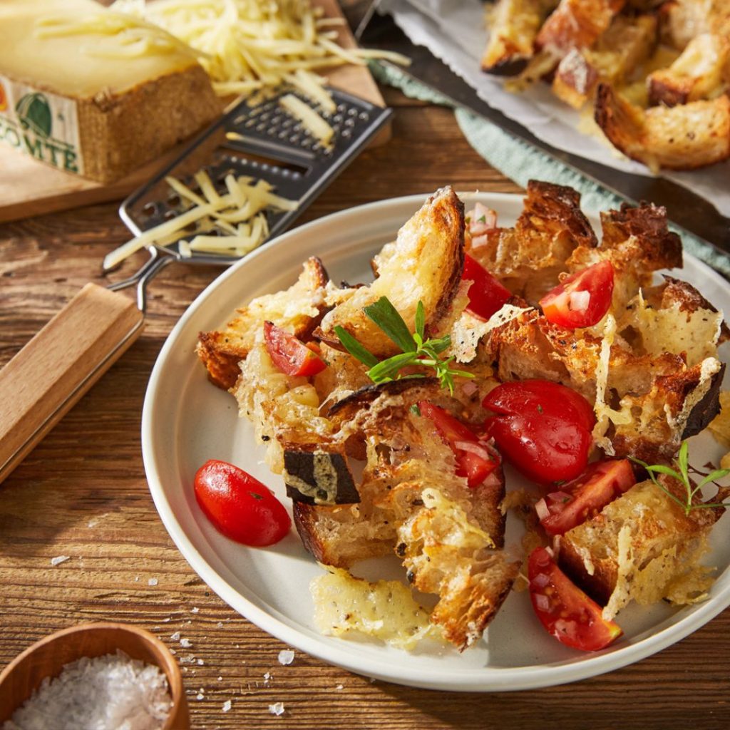 Brotscheiterhaufen überbacken mit COMTÉ